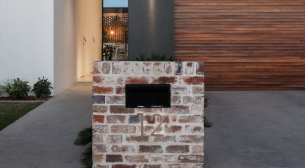 33 Modern Brick Mailbox Designs and Ideas - HB Elements